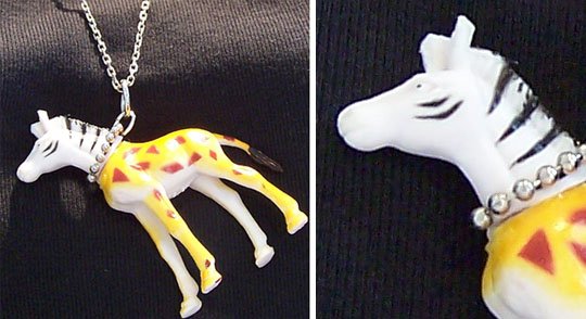 animaux en plastique collier, aoû 2009